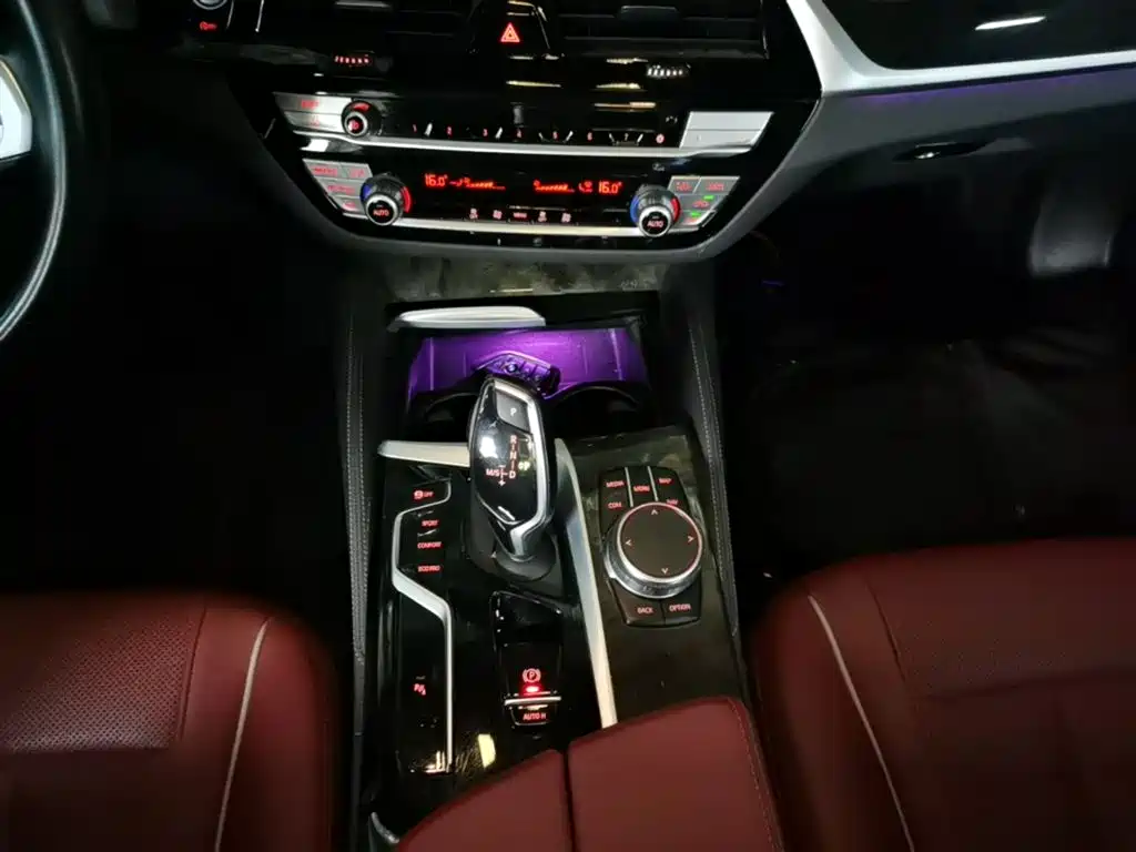 BMW 5 Series 2022 Model Second Facelift 525Li M Sport Package фото 14