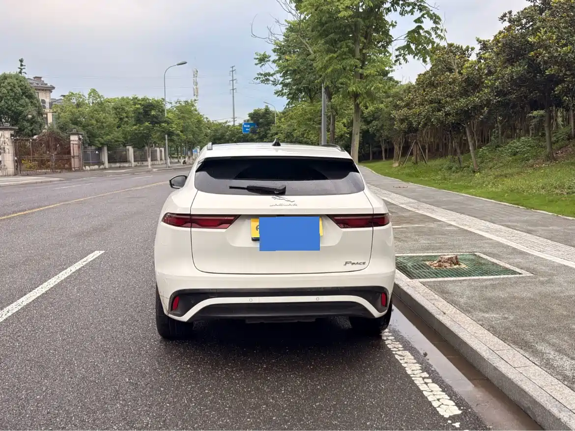 Jaguar F-PACE 2024 2024 P250 R-Dynamic SE