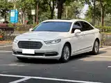Фото 1 - Ford Taurus
