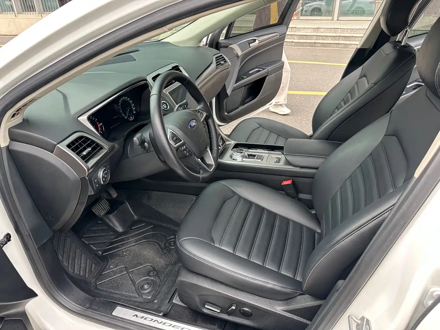 FORD MONDEO