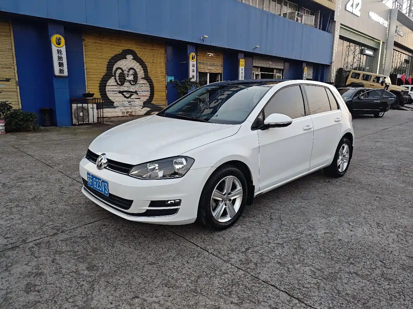 Photo 1 - Volkswagen Golf
