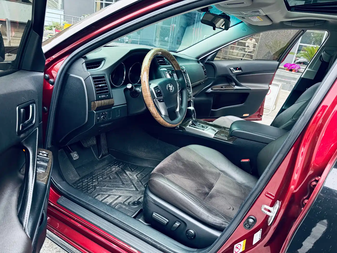 Toyota Reiz 2013 2.5V Premium Edition фото 9