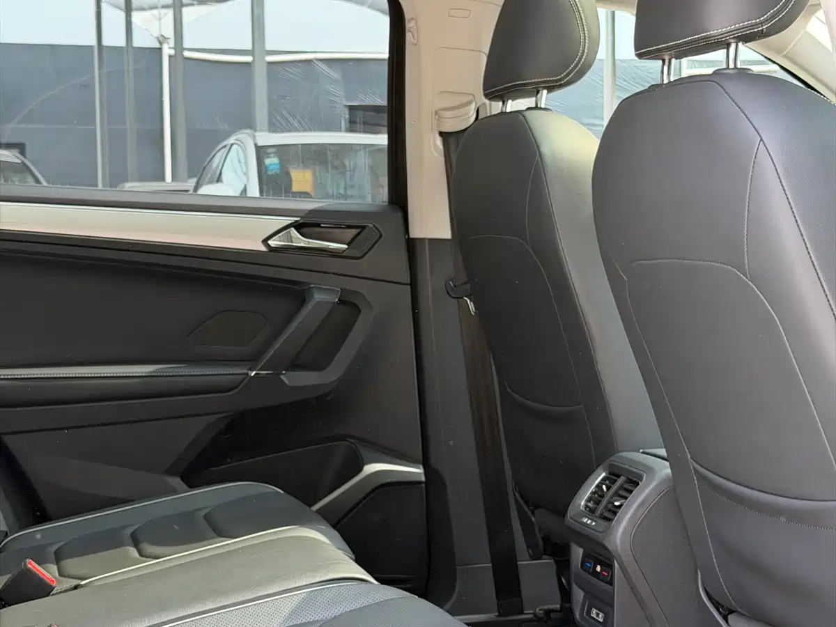 Volkswagen Tiguan L 2017 330TSI Automatic 2WD Flagship Edition фото 13