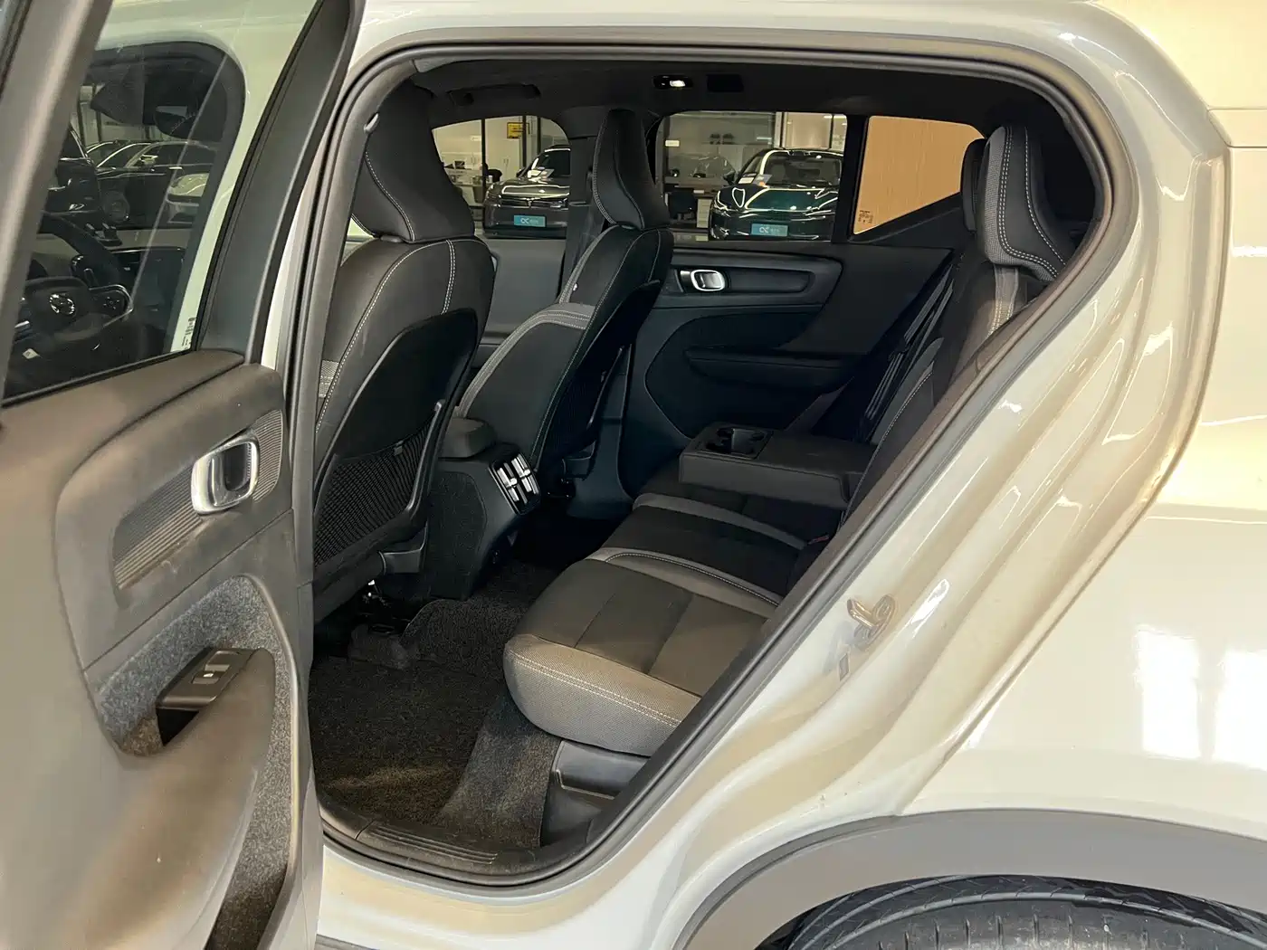 Volvo XC40 2024 2024 B3 Smart Elite Luxury Edition