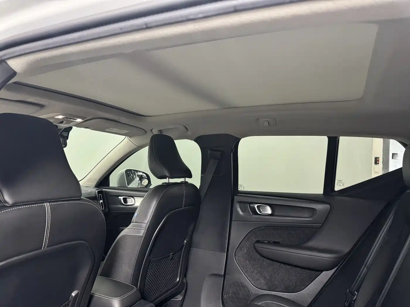 Фото 9 - Volvo XC40