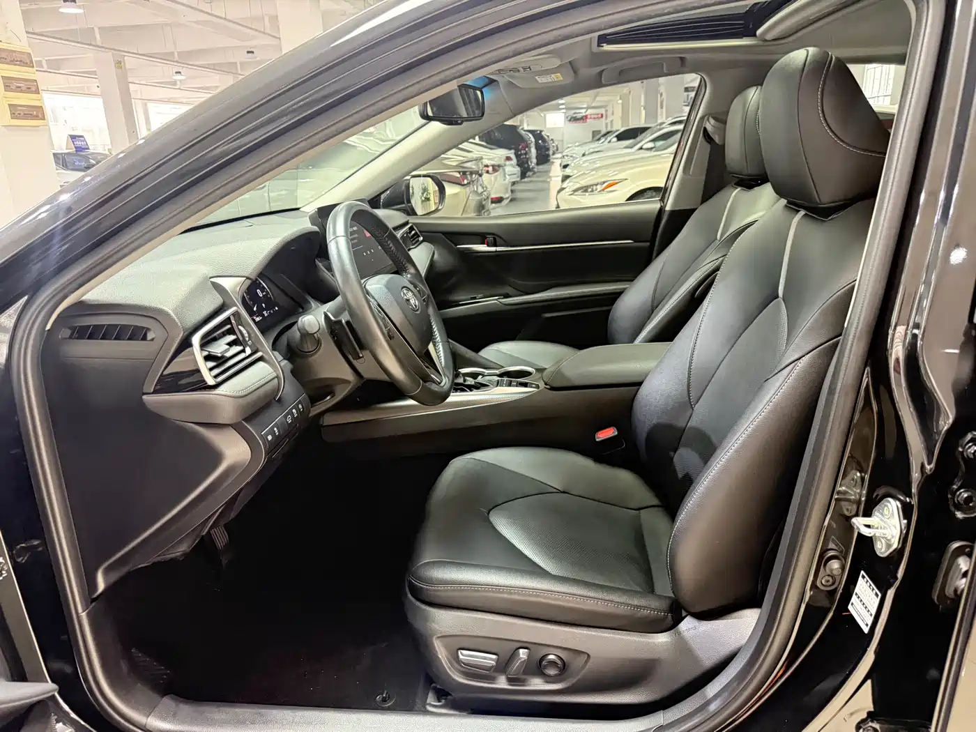 Toyota Camry 2021 2.5S Feng Shang Edition фото 11