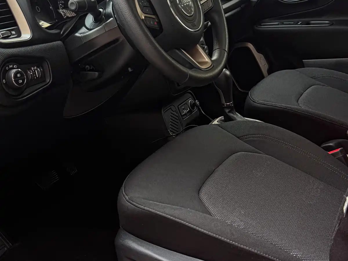 Jeep Renegade 2019 2018 Connected Large Screen 180TS Auto High Energy Edition