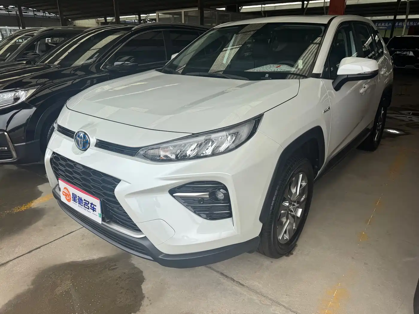 Toyota Wildlander 2026 2022 Hybrid 2.5L E-CVT FWD Luxury Edition