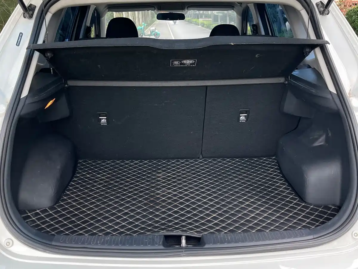 FAW Senya R7 2017 2017 Model 1.6L Manual Comfort