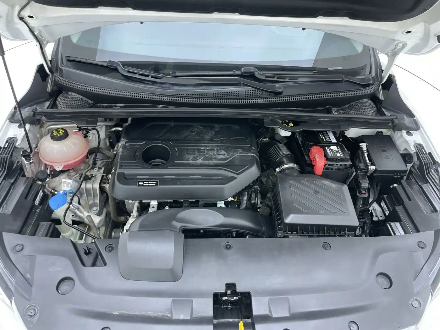 Geely Emgrand S 2022 2022 1.4T CVT Crossover Player