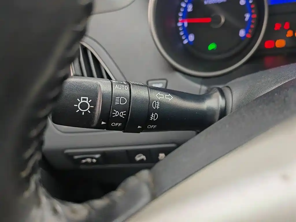 Hyundai Beijing Hyundai ix35 2013 2.0L Auto 2WD Smart GLS China IV фото 21