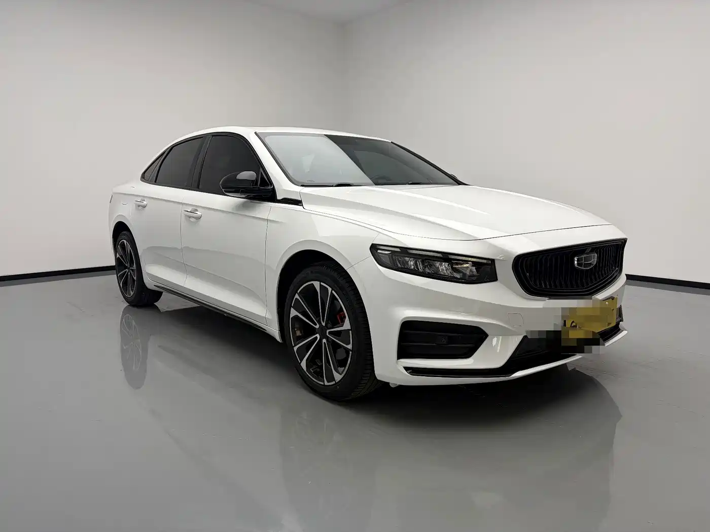 Фото 3 - Geely Preface