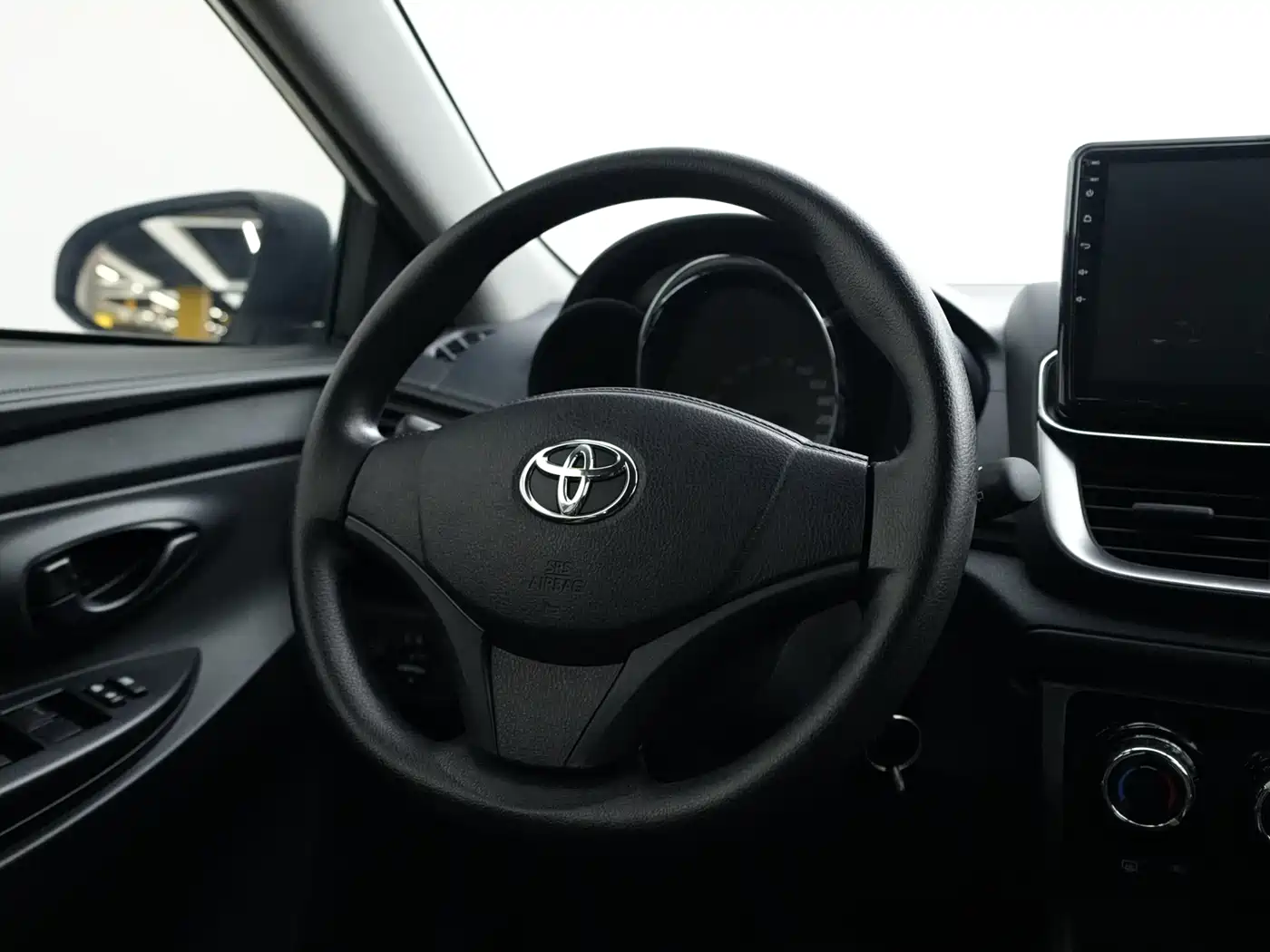 TOYOTA YARIS L ZHIXUAN