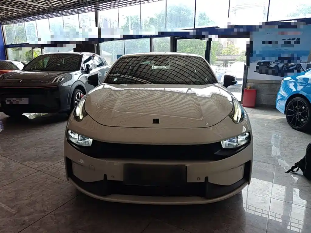 Lynk & Co 03 2021 2.0TD Auto Jin Champion Edition фото 3
