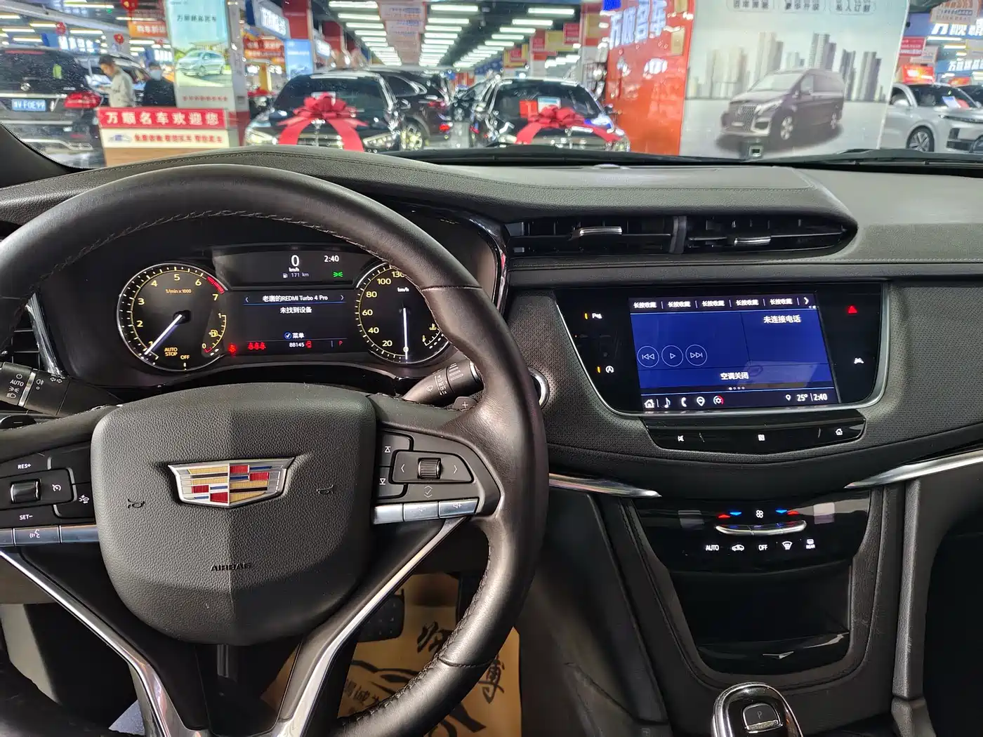 CADILLAC XT6