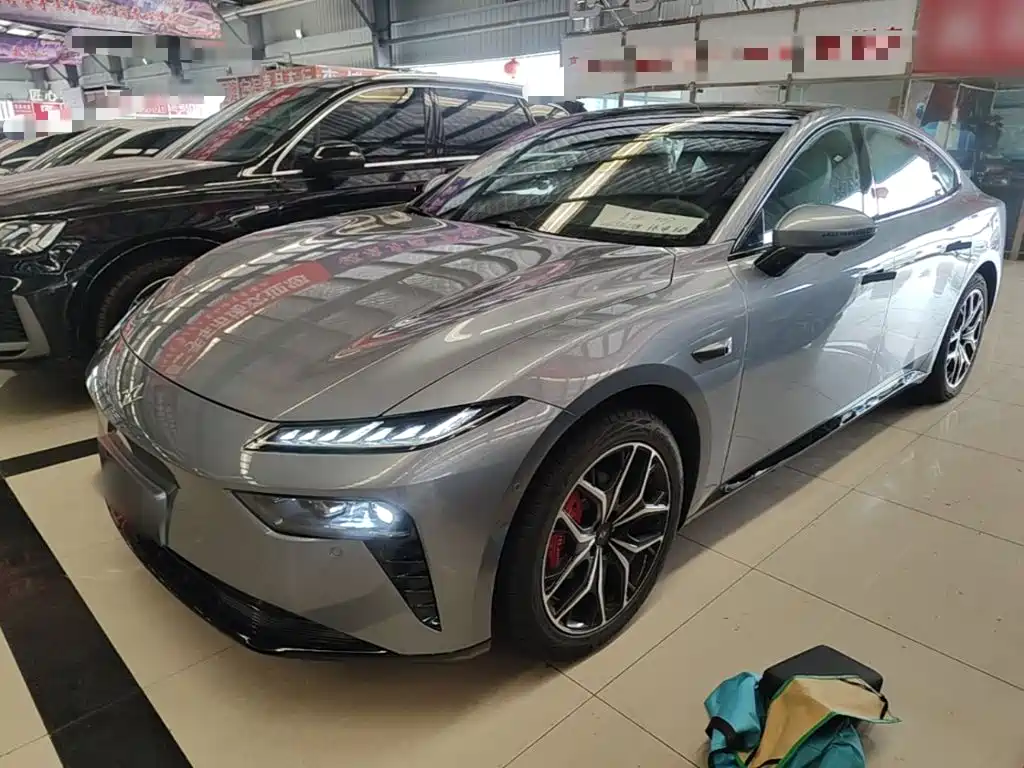 Фото 2 - Dongfeng Yipai eπ007