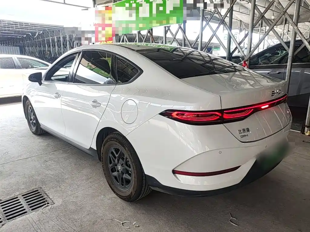 BYD Qin PLUS 2025 DM-i Smart Drive 55KM Leader фото 5