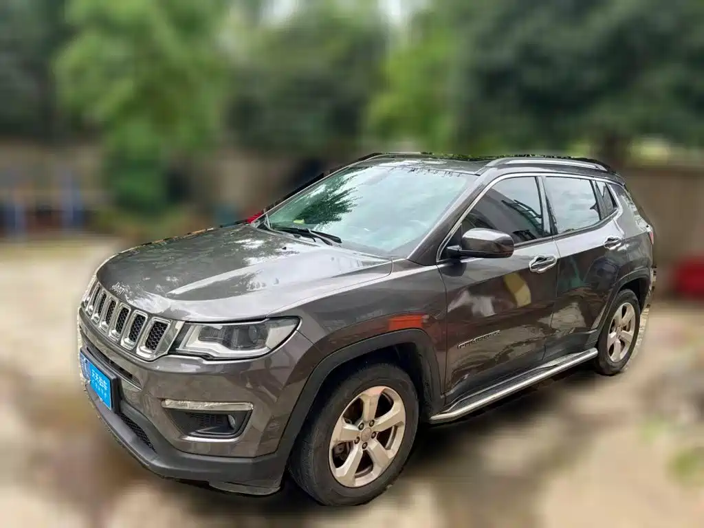 Фото 1 - Jeep Compass