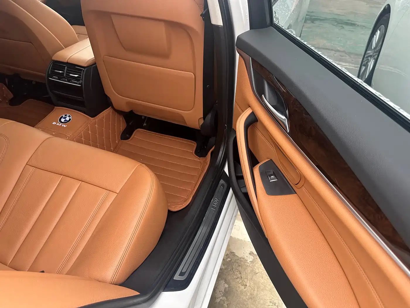 BMW 5 Series 2018 528Li Launch Special Edition фото 9