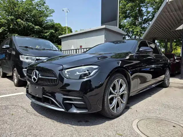 Mercedes-Benz E-Class 2022