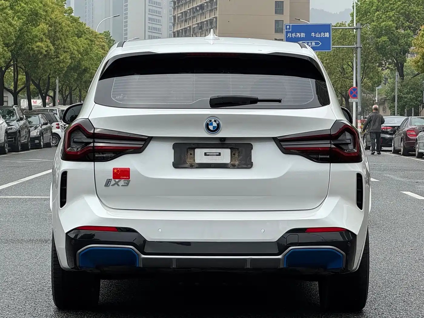 BMW IX3