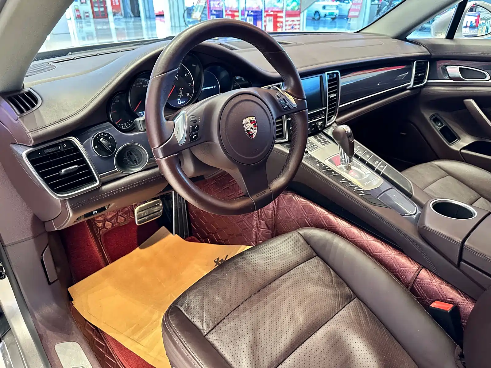 صورة 10 - Porsche Panamera