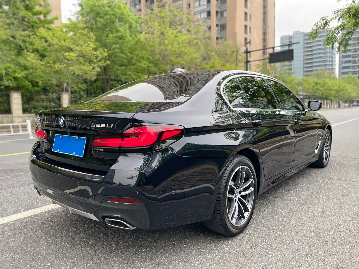 BMW 5 Series 2022 Model Second Facelift 525Li M Sport Package фото 7