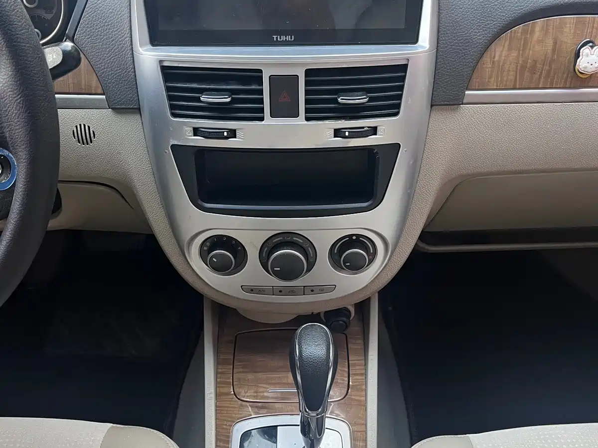 Buick Excelle 2015 1.5L Automatic Classic фото 8