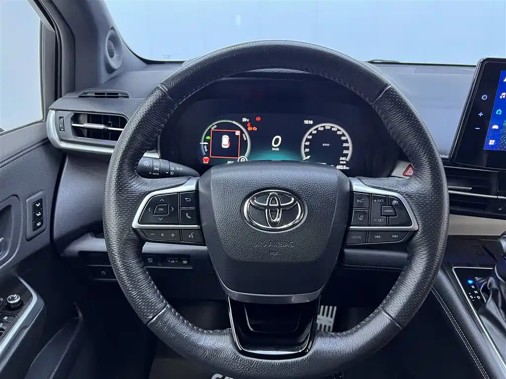 Toyota Granvia 2022 Model Year 2.5L Hybrid Flagship Edition фото 15