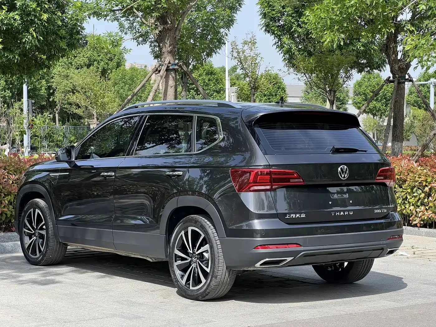 Volkswagen Tharu 2022 280TSI FWD Luxury Edition фото 7
