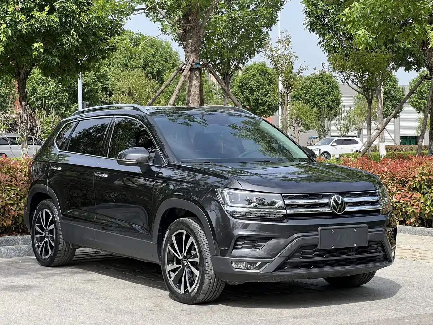 Volkswagen Tharu 2022 280TSI FWD Luxury Edition фото 3