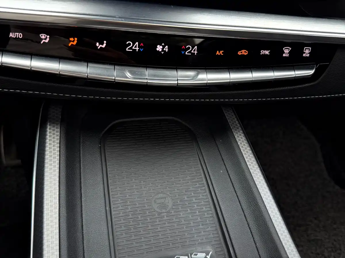 Cadillac XT5 2024 2025 2.0T Premium Model