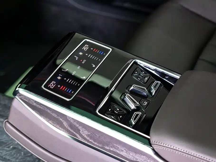 Audi A8 2025 A8L 45 TFSI quattro Luxury фото 16