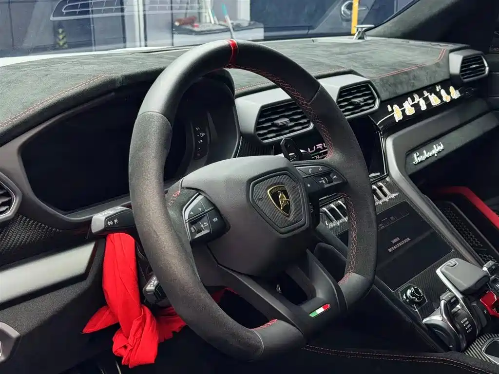 Lamborghini Urus 2022 4.0T V8 Performante фото 9