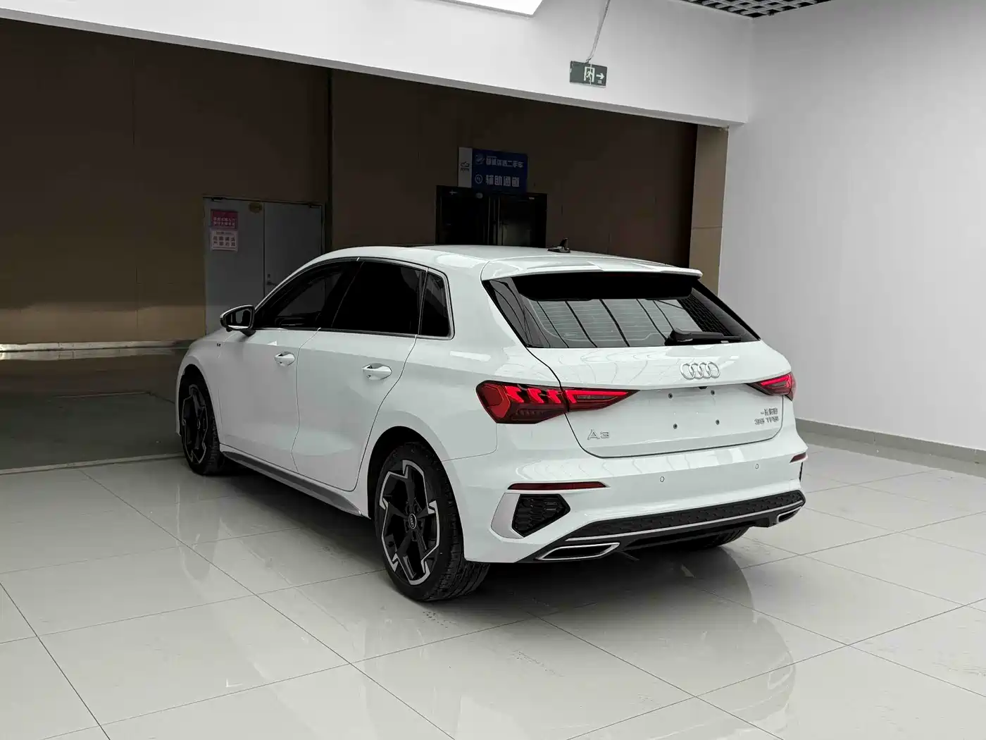 Audi A3 2023 Sportback 35 TFSI Luxury Sport фото 3