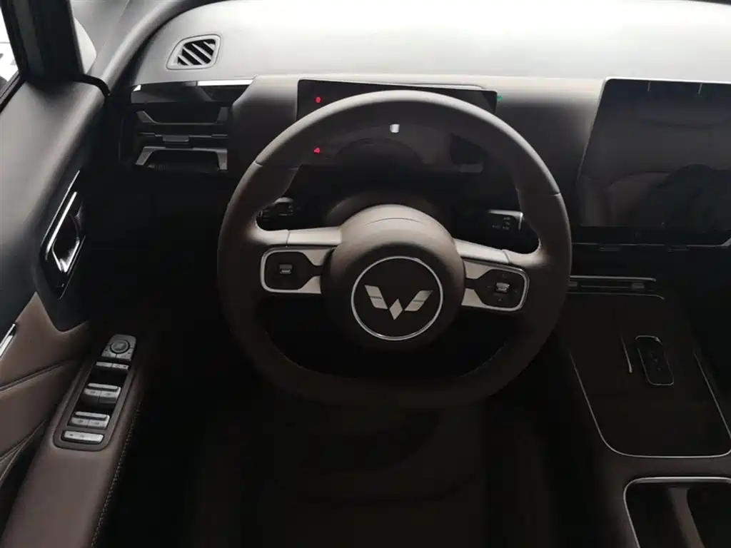 Wuling Motors Xingguang 730 New Energy 2025 2025 Model Plug-in Hybrid Base Version