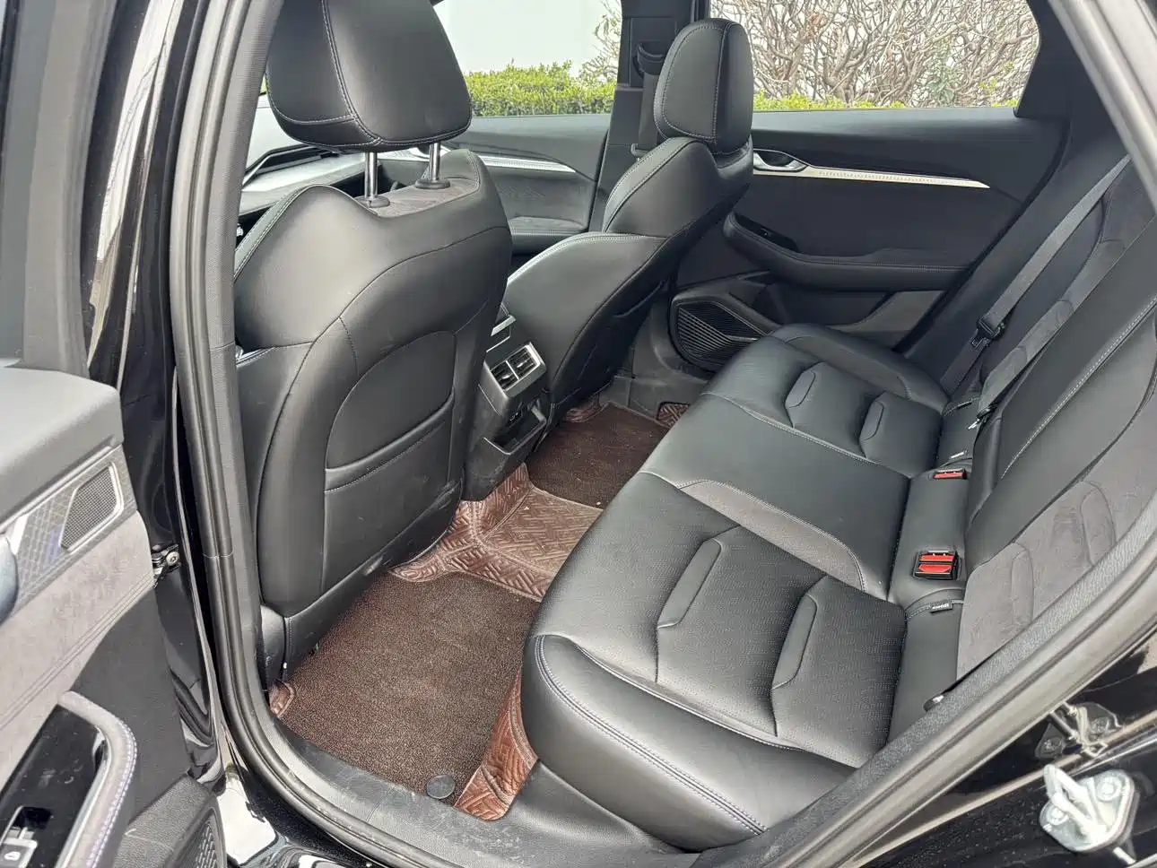 Фото 9 - Geely Preface