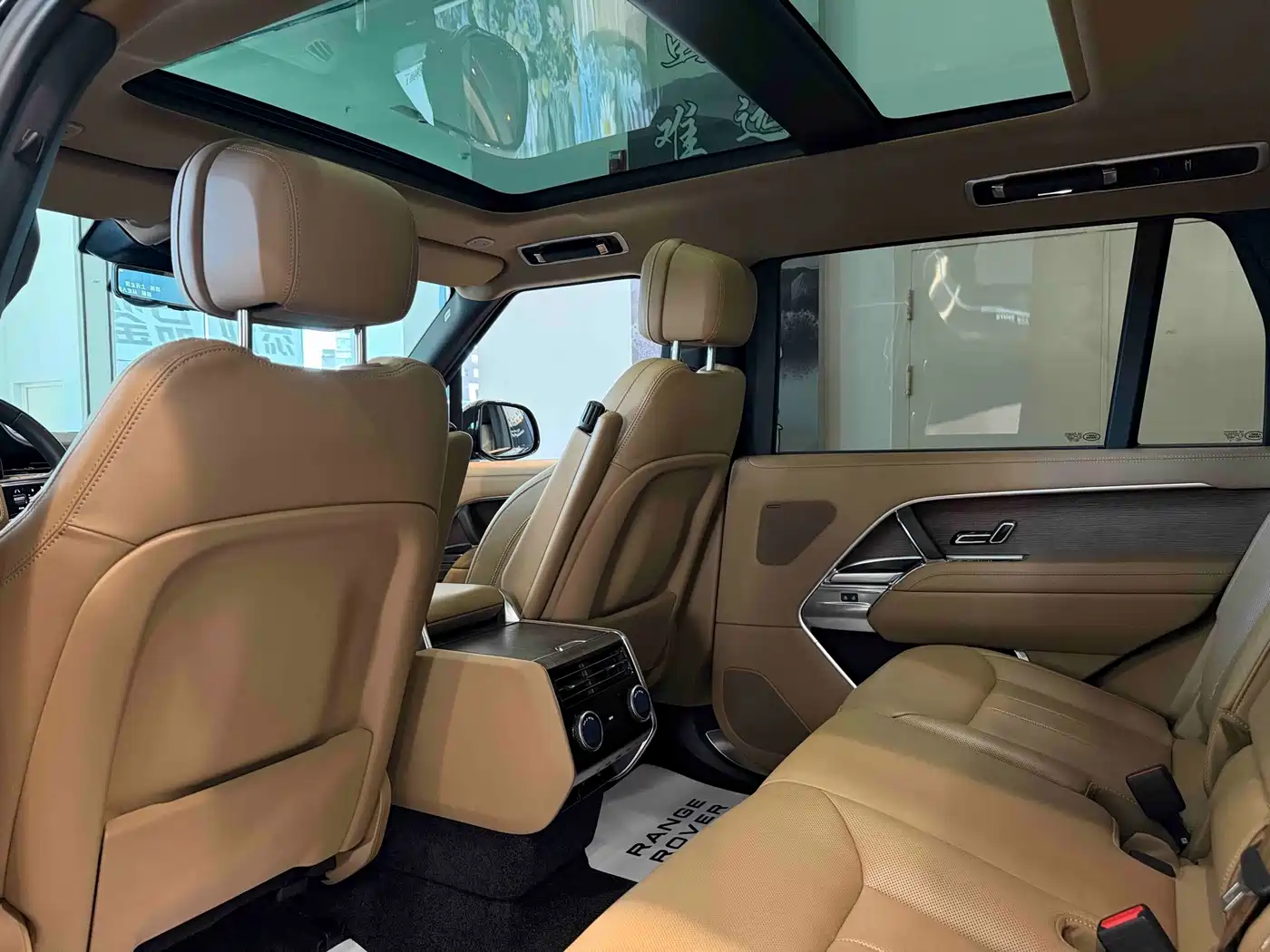 Land Rover Range Rover 2025 2025 3.0 L6 400PS Flourishing Era Extended Wheelbase