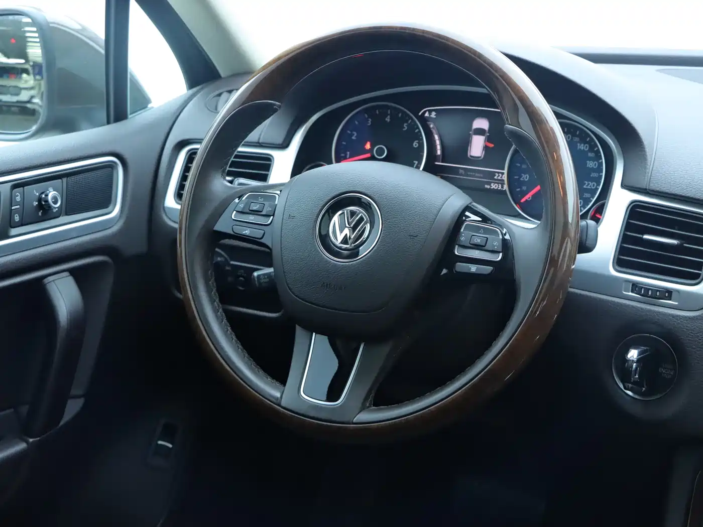 Volkswagen Touareg 2015 3.0TSI Comfort Edition фото 16