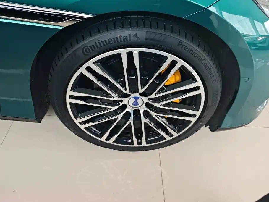 Denza Z9GT 2026 2026 Model Yi San Fang Flash Charge Performance Edition
