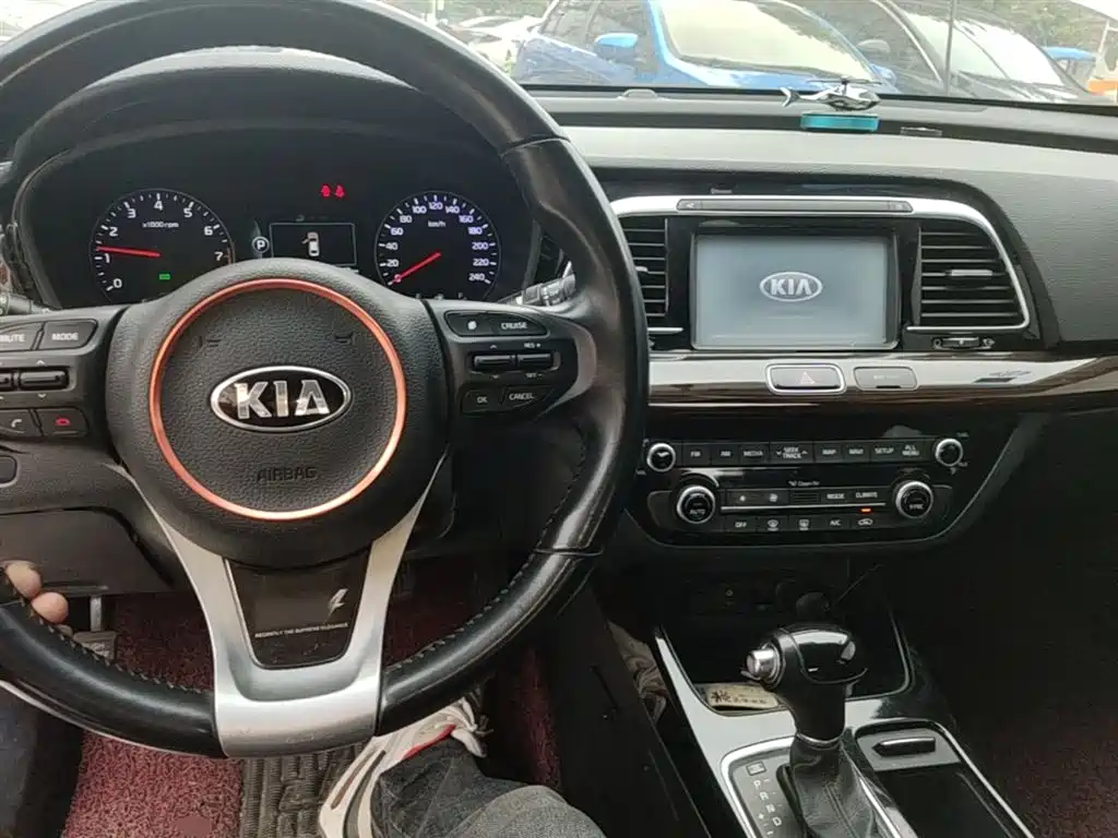 KIA K4