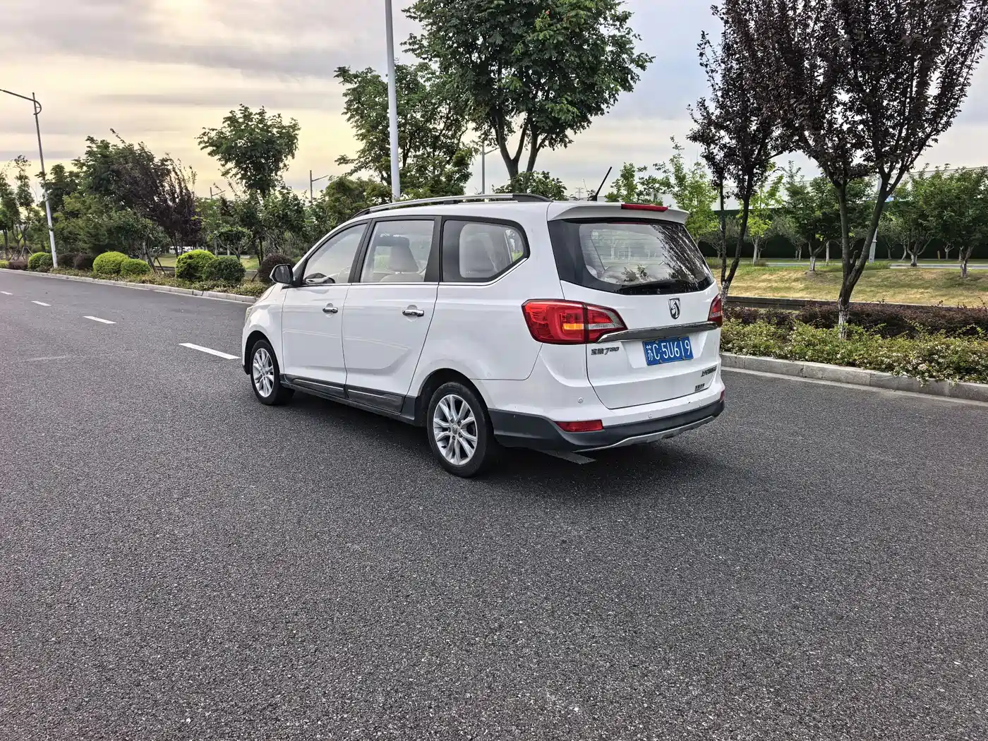 Baojun 730 2015 2016 1.5L Manual Comfort 7-seater China V