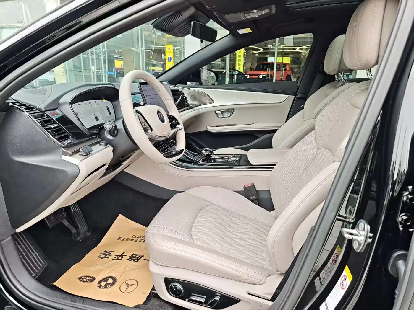 BYD Han 2025 DM-i 125KM Premium фото 12