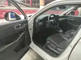 Photo 12 - Honda Vezel