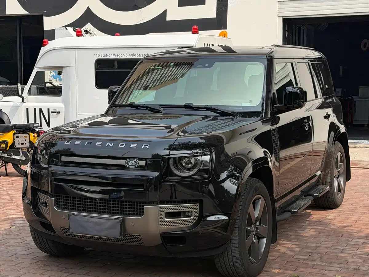 Land Rover Defender 2024 110 3.0T P400 X-DYNAMIC HSE фото 2