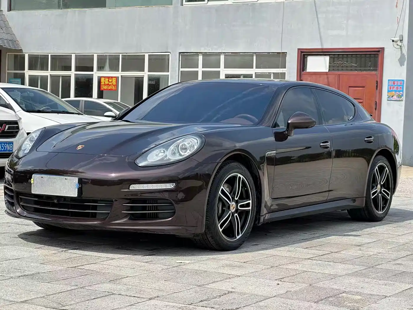 Фото 1 - Porsche Panamera