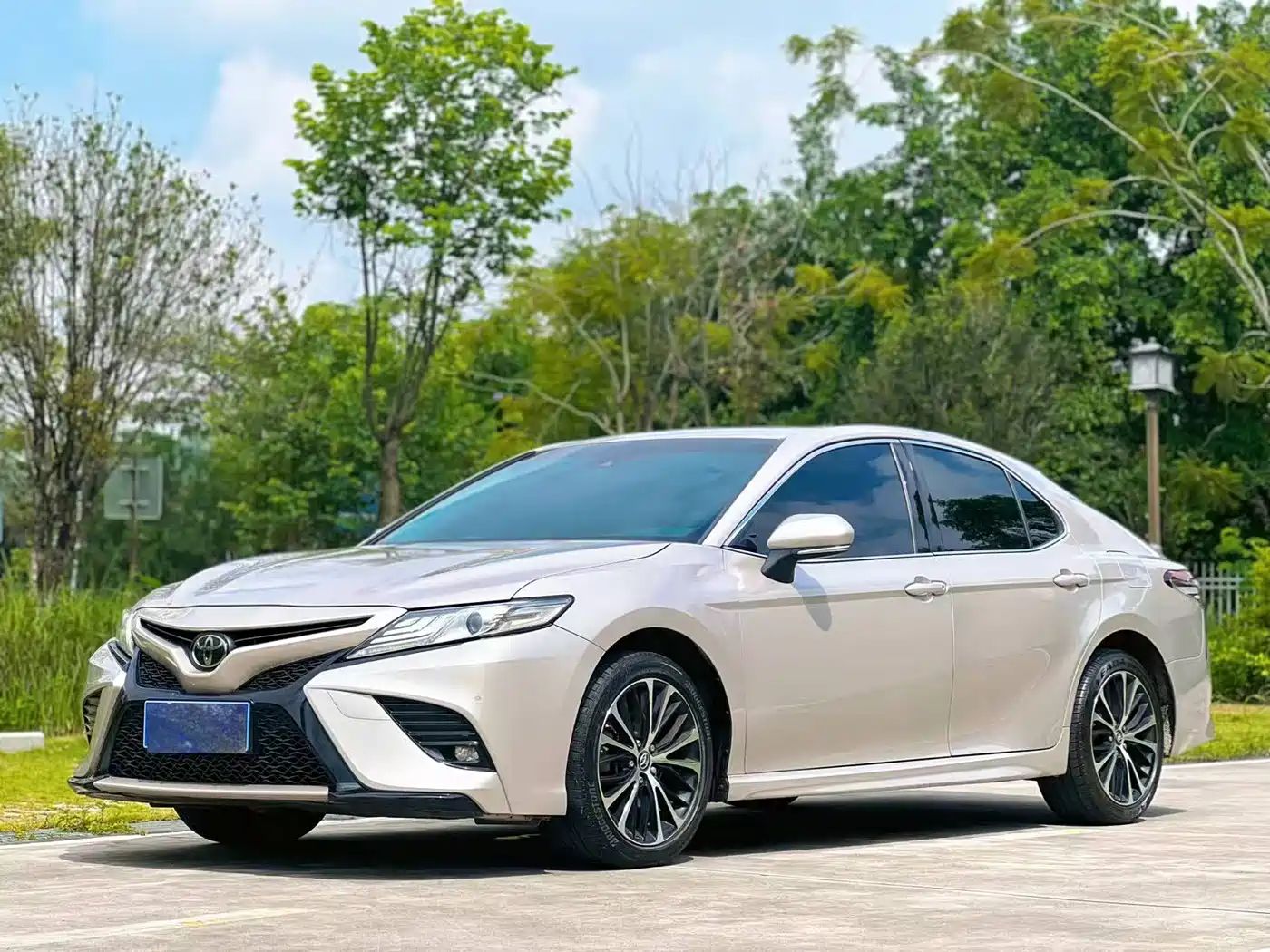 Photo 3 - Toyota Camry