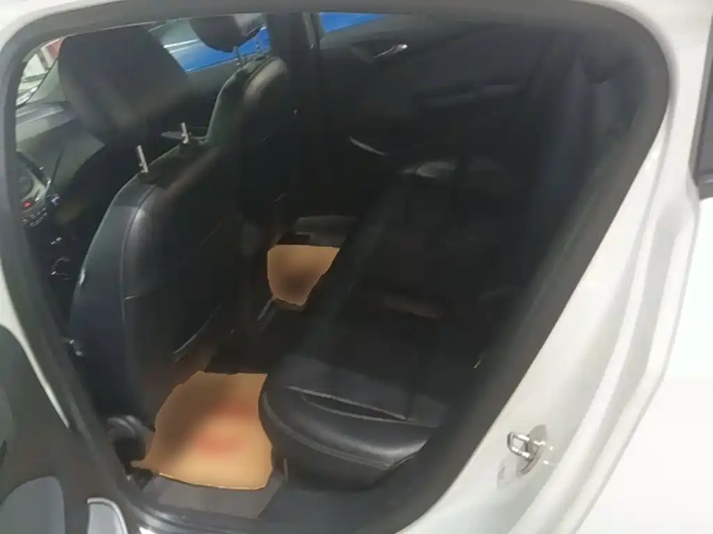 Chevrolet Cruze 2017 2018 320 Automatic Pioneer Sunroof Edition