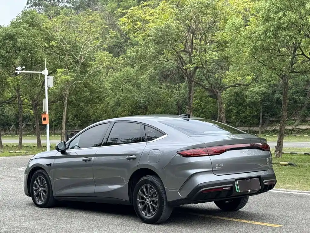 Фото 9 - BYD Qin L