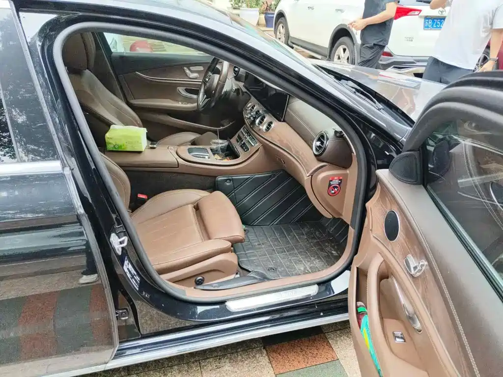 Mercedes-Benz E-Class, миниатюра 13